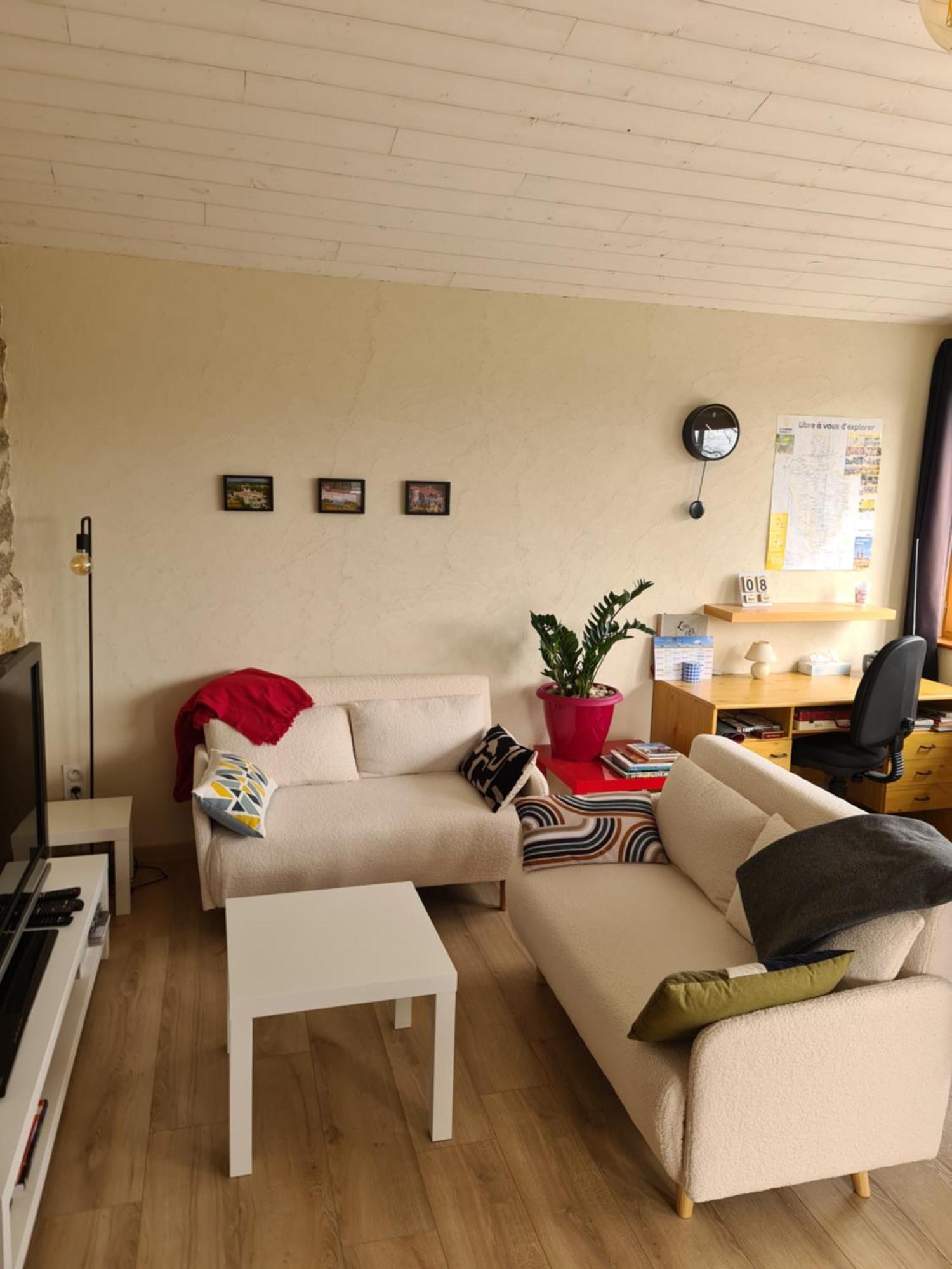 Gite Chez Tiane Saint-Flour-L'Etang 外观 照片