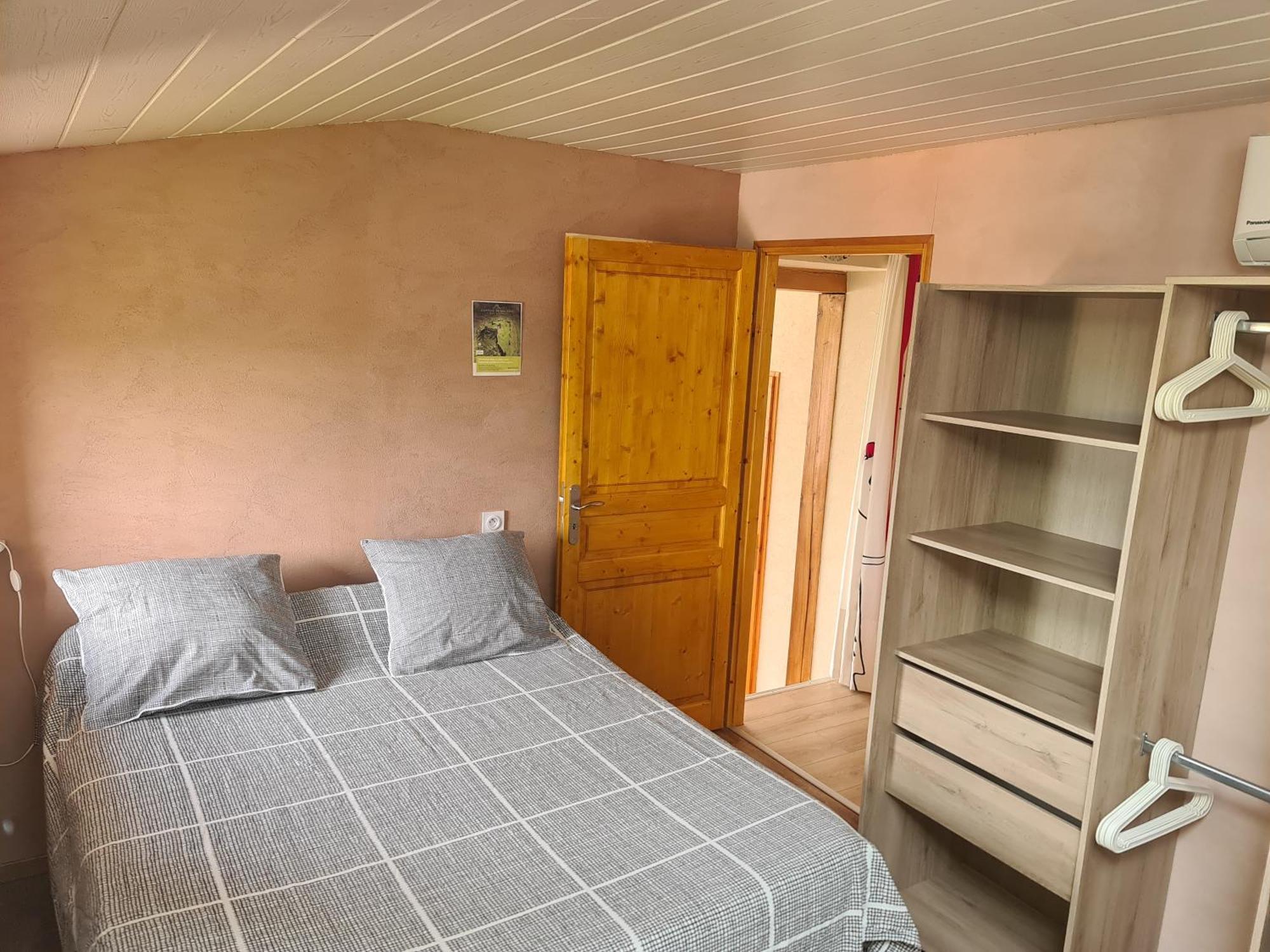 Gite Chez Tiane Saint-Flour-L'Etang 外观 照片